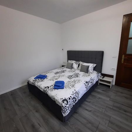 דירות בראשוב House Side By Side מראה חיצוני תמונה