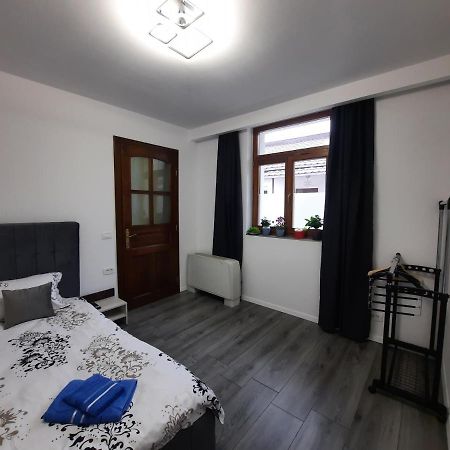 דירות בראשוב House Side By Side מראה חיצוני תמונה
